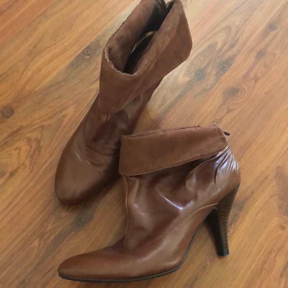 Nine West genuine leather vintage booties. Size 8.5